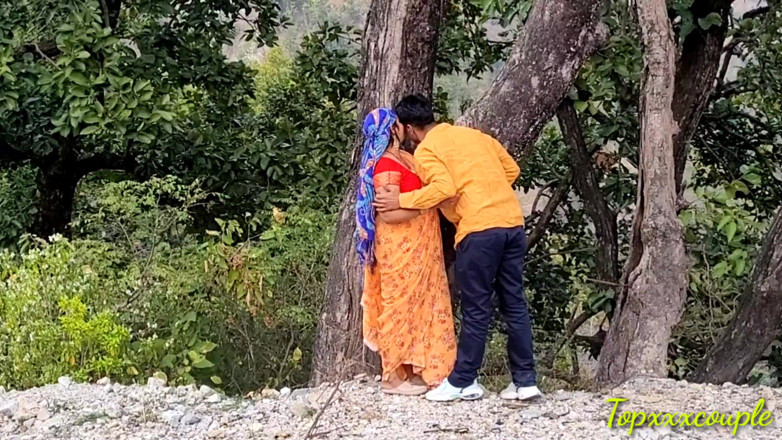Topxxxcouple: Desi Village Bhabhi Enjoyful Fuck Video