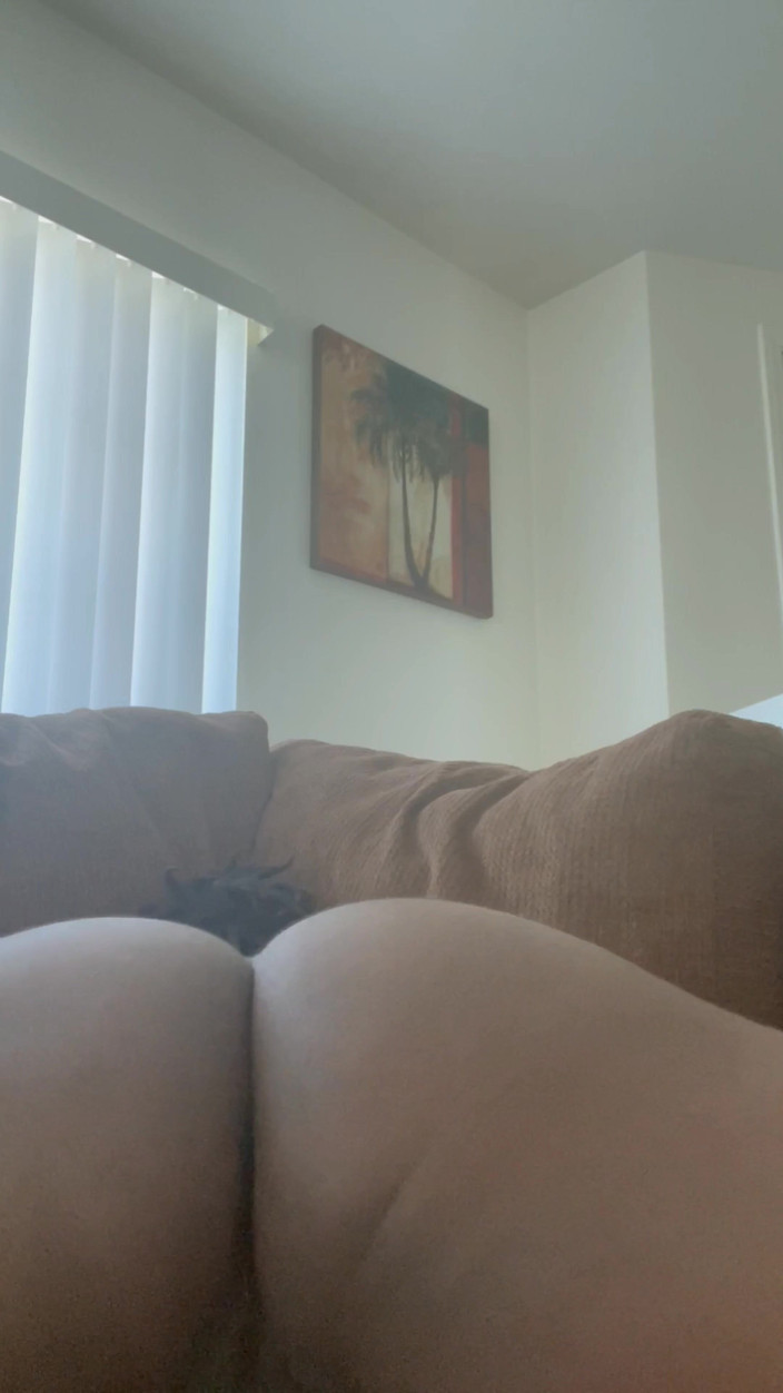 Super sexy ebony cuties: 摇晃我的屁股阴户滴水没有手激烈的高潮