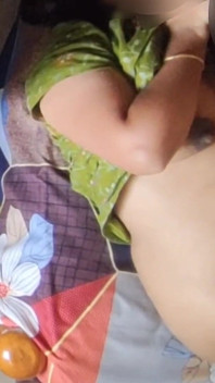 ฉันเย็ดคุณป้าเจ้าของบ้านเซ็กซี่ในชุดนอนกลางคืน แล้วแตกคาปู