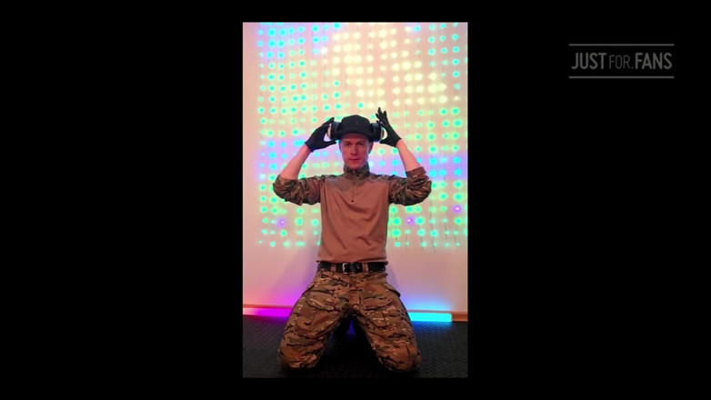 Roman Heart: Plezier in legeruniform