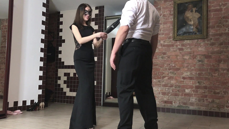 Homemade ballbusting: Una veloce gioco con le palle prima di andare sulla...
