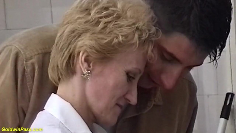 Goldwin pass: German hairy mature deep fucked by her toyboy