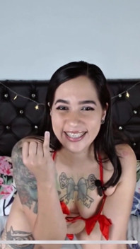 Humillado y burlo de mi novio por su pene pequeño en nuestra primera cita con humillación