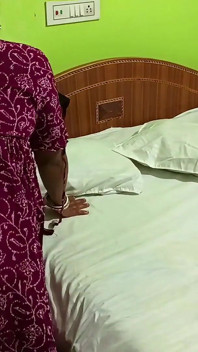 Indiancă bhabhi sexy face sex dur cu guru sexual pe Xxxx