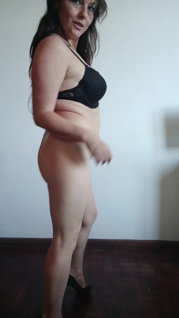 Kinky Lyrical: 1 मिनट स्ट्रिप टीज़