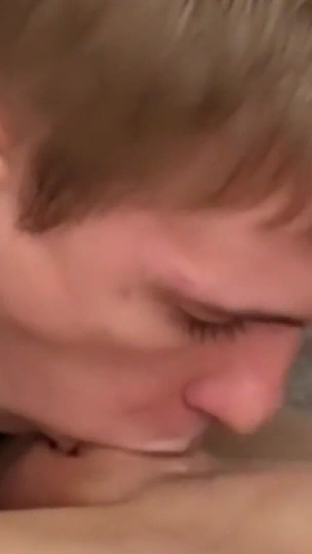 Licking Anal and Sucking Big Cock for Stepbrother While He Plays (Max Gen)