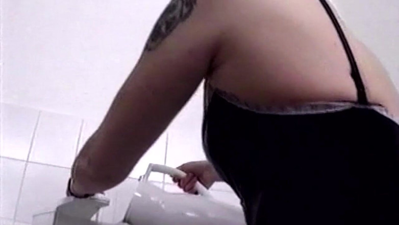 ORGASMX: Blonde Babe Deepthroats Throbbing Cock While Squirting Everywhere