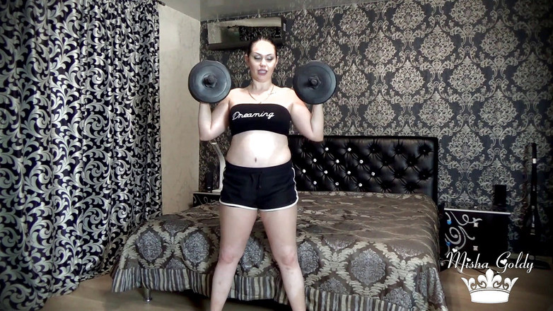Goddess Misha Goldy: エクササイズごとに40回の繰り返しによるウェイトリフティングの挑戦