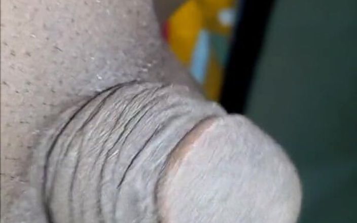 Sissy Slut Simran: 黑色娘娘腔的屁股被瓶子性交