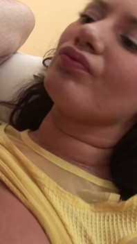 Hai bộ ngực khổng lồ, đáng kinh ngạc cho một handjob đáng nhớ