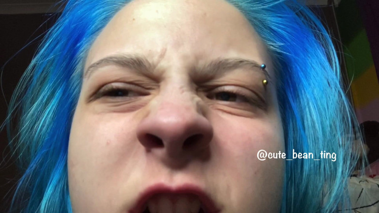 Alice Bean: Bean grunts như một con lợn