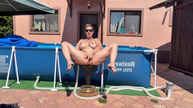 Sexy_Emeli: Outdoor Fun