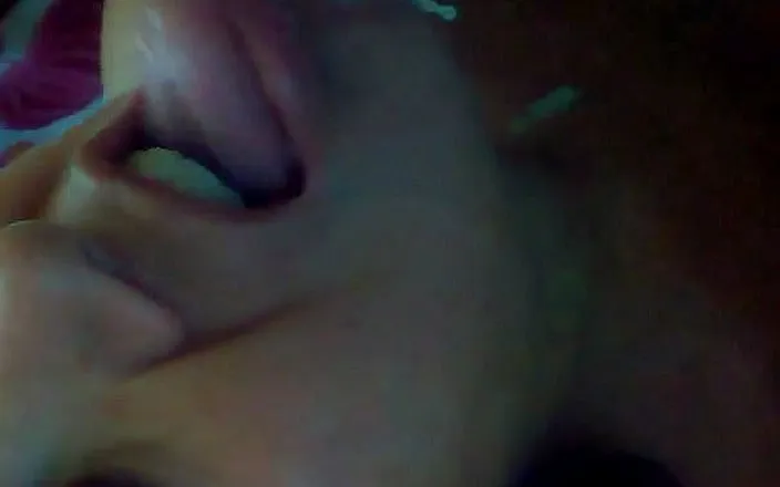 Sex hub couple: Johns cum pours down into Jen's mouth