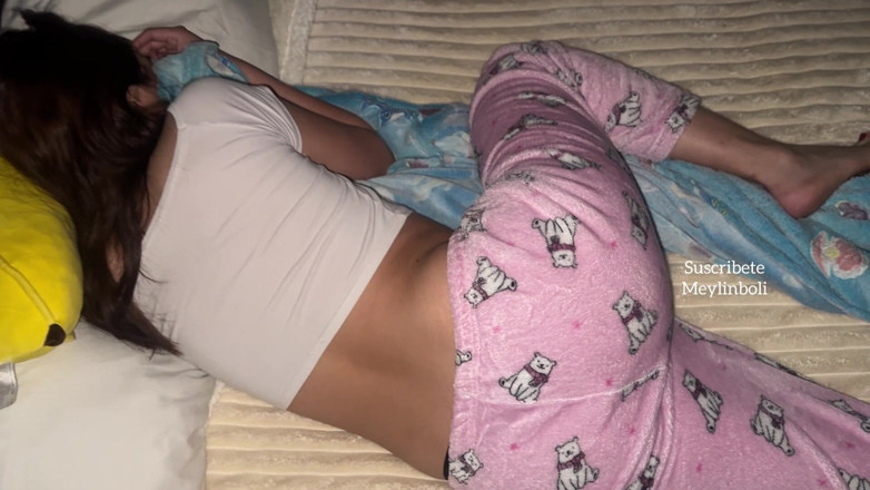 MeylinBoli: Celé Video Přespání U Mé Nevlastní Sestry Končí Dobře Přijdeš...
