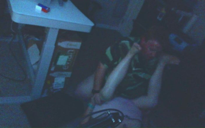Horny Ginger: Bww lambendo anal, buceta com gozada interna e depois fodida...