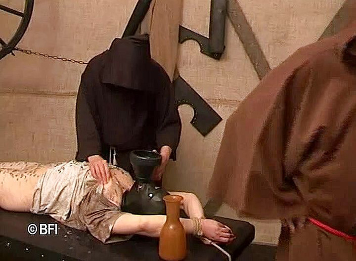 House of lords and mistresses in the spanking zone: Tüylerle sikiliyor