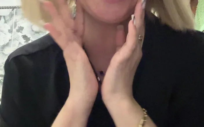 LarisaCum: Im so Sexyy Blonde XXX