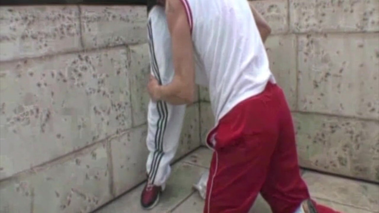 Gaybareback: Supunere furioasă pe stradă