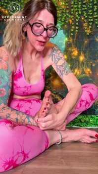 6'7 Giantess Self-worship Size 16 Big Feet - Deep Toe Gagging, Spit-drenched Soles & POV Cleanup