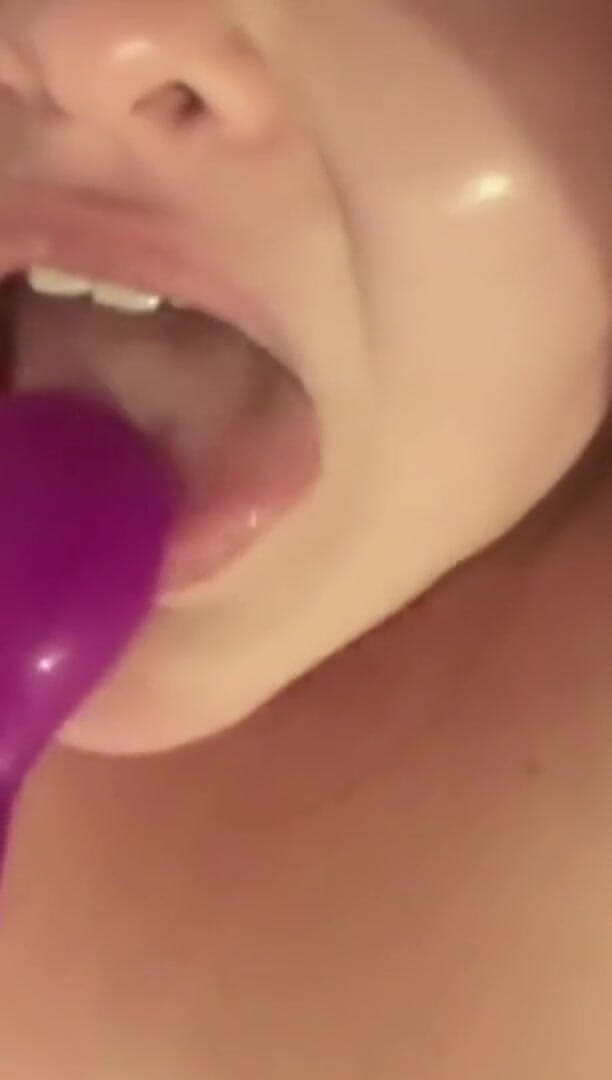 Real homemade BBW BBC porn: Giovane bbw inglese fa piacere alla mia figa con un...