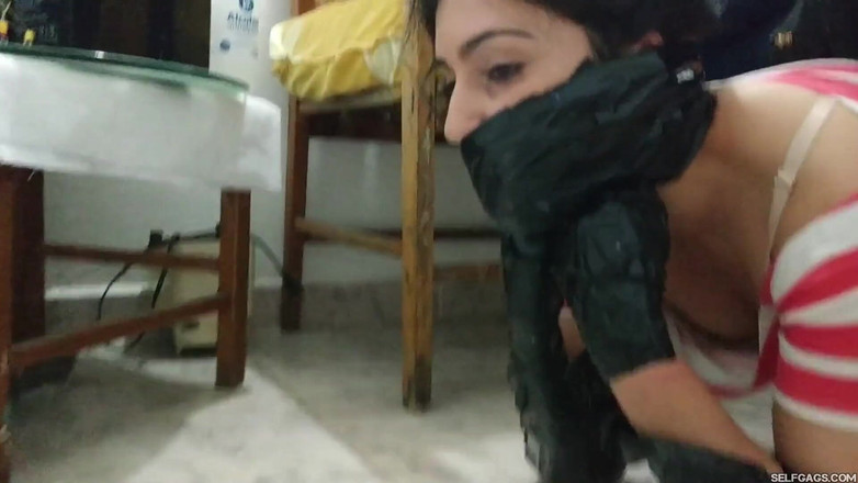 Selfgags Latina Bondage: Katherine vände bondagemöbler för en dag