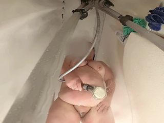Sexy NEBBW: Tomando banho com meu vibrador