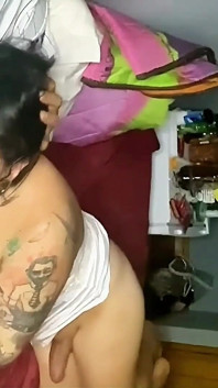 Blowjob malam yang sempurna, awek transeksual menghisap batang besar