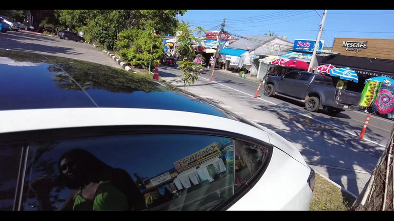 English Psycho: O Нашел сногсшибательный 18-летний транс шоколадный Барби для траха на пляже!