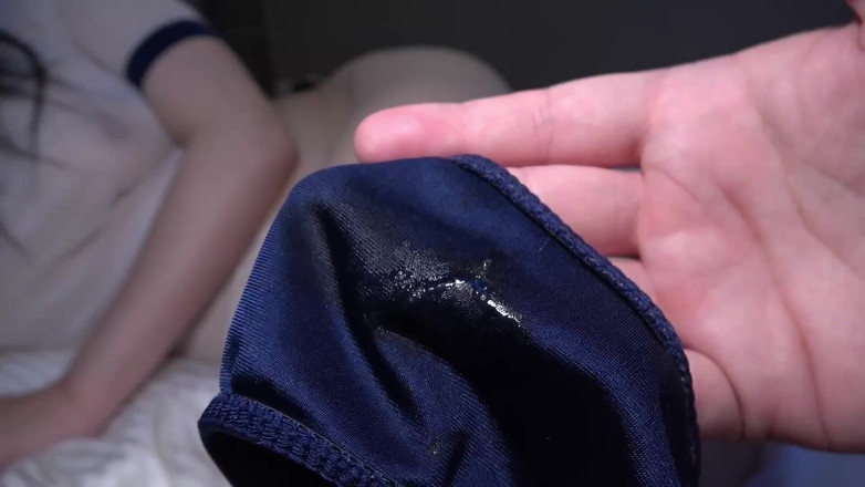 Raptor Inc: Великий, который имеет натуральный G-чашка и любит кончить внутрь, также лизание члена.