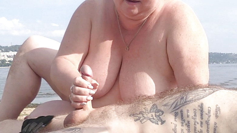 Zona901: Sục cu và bú cu trên bãi biển 4