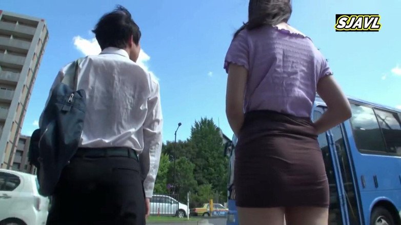 Studio JAV Launcher: Verheiratete frau drückt in einem vollgepackten bus gegen mich. - C