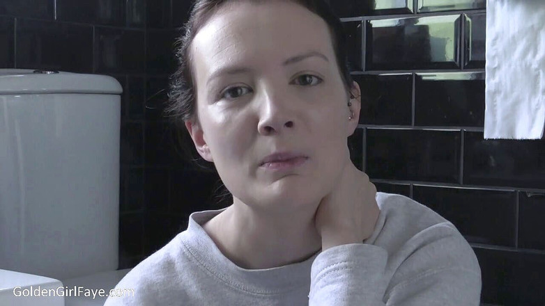 Her Kink UK: Primeiro xixi do dia