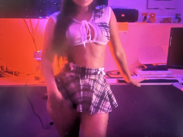 AngelNovinha: Hermanastra me mostró su nuevo atuendo, no pude soportar la...