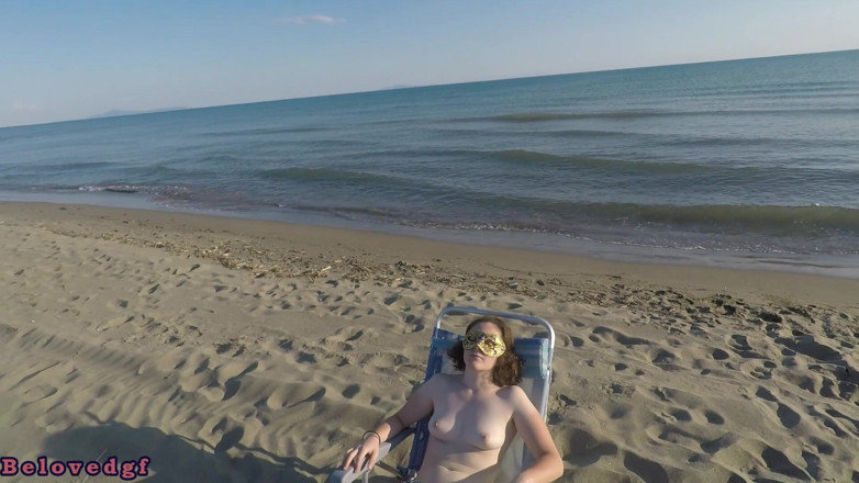 Belovedgf: Kencing di pantai
