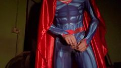 SinglePlayerBKK: Superman se branle et éjacule.