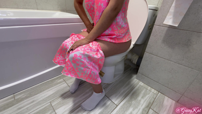 GassyKat: Taking Laxatives Wasn't Such a Good Idea