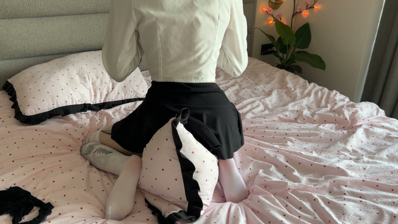 Redgrxve: Cute 18 Year School Girl Came Home From School and Decided...