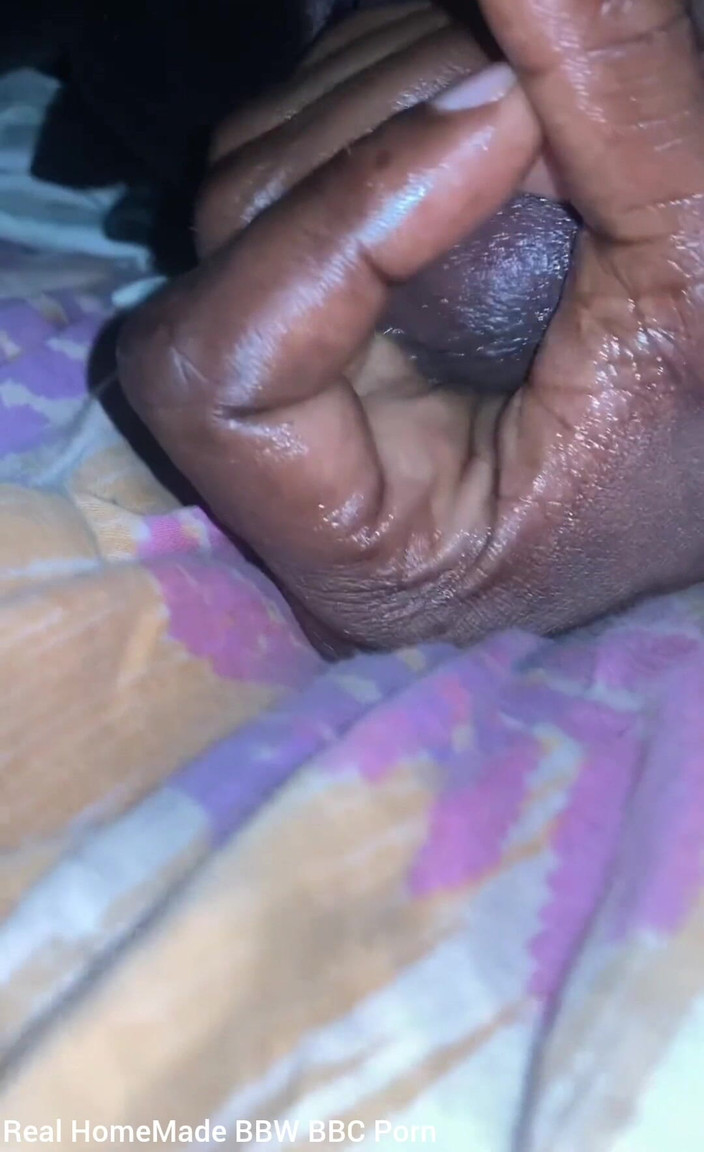 Big black cock BBCee: Дрочить, стискаючи мій великий чорний член