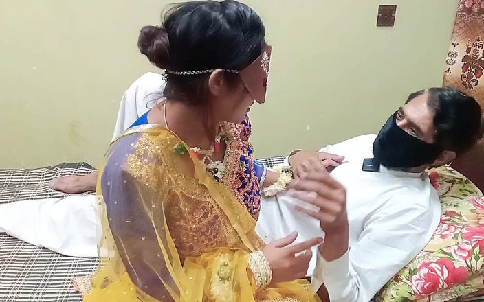 MehwishButt: Cewek sange ini lagi asik memeknya habis-habisan sampai lubang