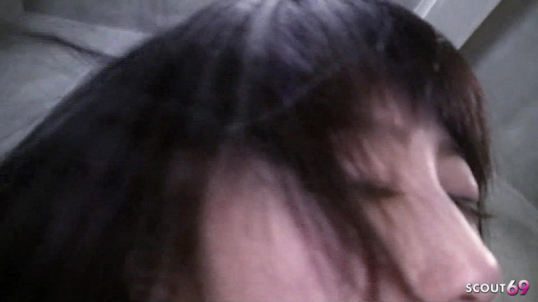 Asian porn collection: Japansk tonåring Arisa knullad i hårig fitta av styvbror och...