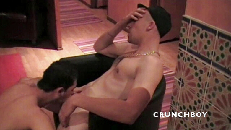 Crunch Boy: Ragazzo latino scopata da un lavoratore etero