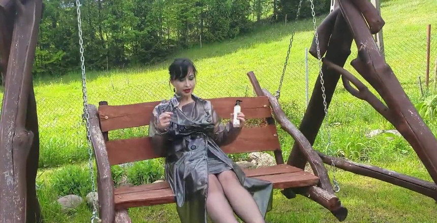 Wanilianna: Mi scopo il mio culo in nylon sull'altalena