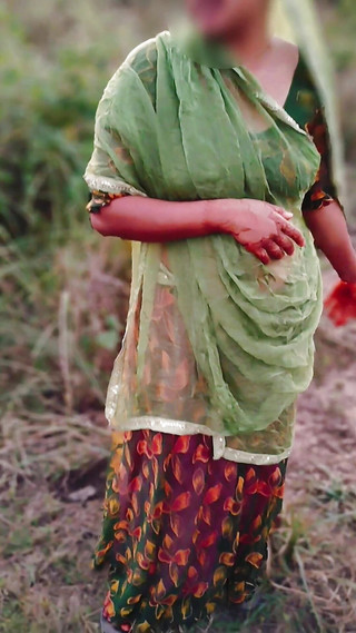 Fuckkkker: Indische Sasur Ji met haar vriend Rani neukt buitenshuis Hindi-praat