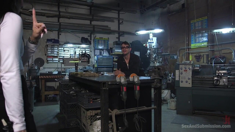 Sex and Submission by Kink: Doświadczenie obsługi klienta Dallas Black jest wyruchane!