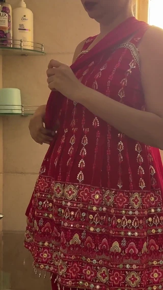 Saarabhabhi6: Jija Ji,muh Me Mat Girana Maal Sali Saara