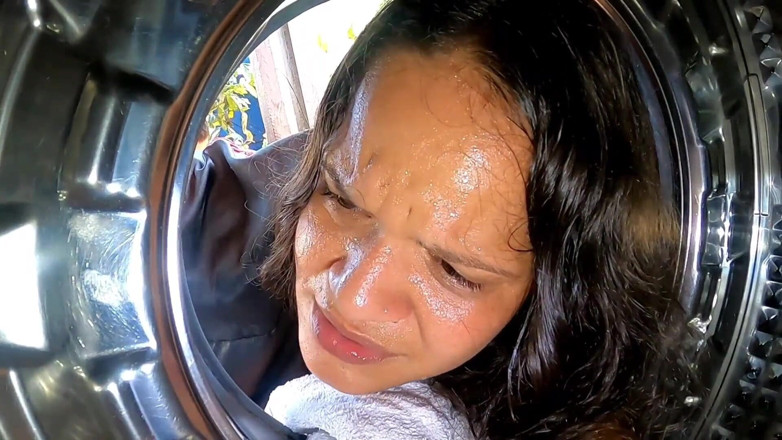 Paty Bumbum: Ich bin in der waschmaschine stecken geblieben, mein schwarzer schwanz...