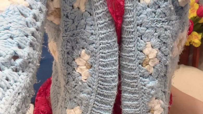 sweethanajapanese: Pequena Hana Usa Vestido Para Ver Jogar Seus Peitos Tão...