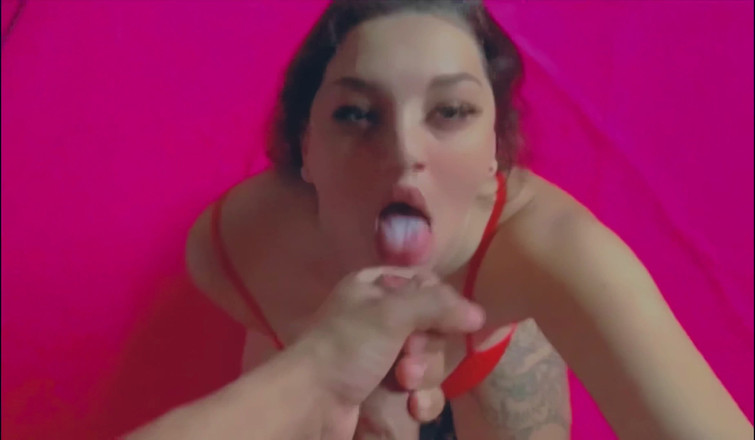 More Candy: JOI sexy kouření s výstřikem na kozy