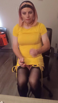 Gurl in Yellow