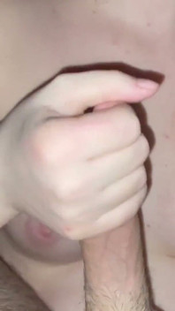 Met kerst en oud & nieuw geeft mijn stiefzus me een handjob als cadeau